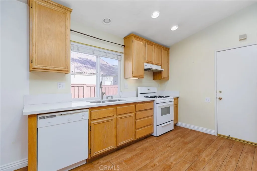 833 Empressa Court, Hemet, California 92543 home-pic-10