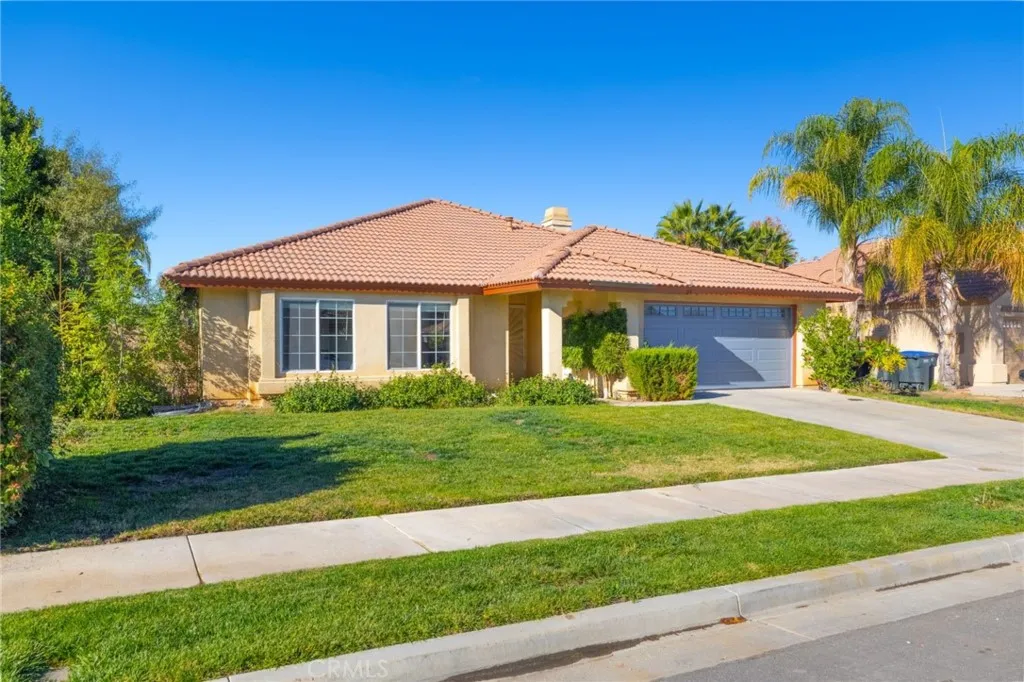 833 Empressa Court, Hemet, California 92543 home-pic-0