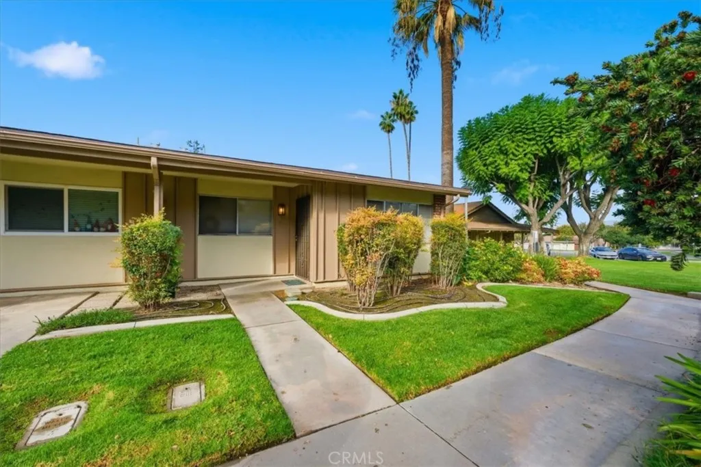 22745 Palm Avenue H, Grand Terrace, California 92313 home-pic-2