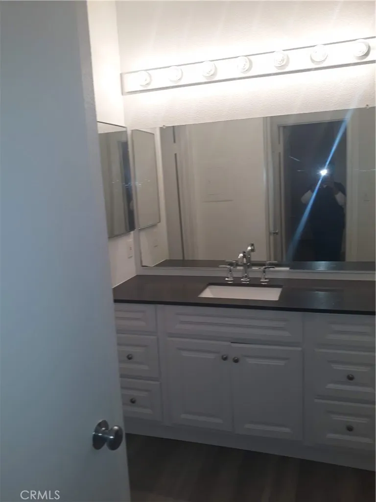 435 E Tamarack, Inglewood, California 90301 home-pic-3