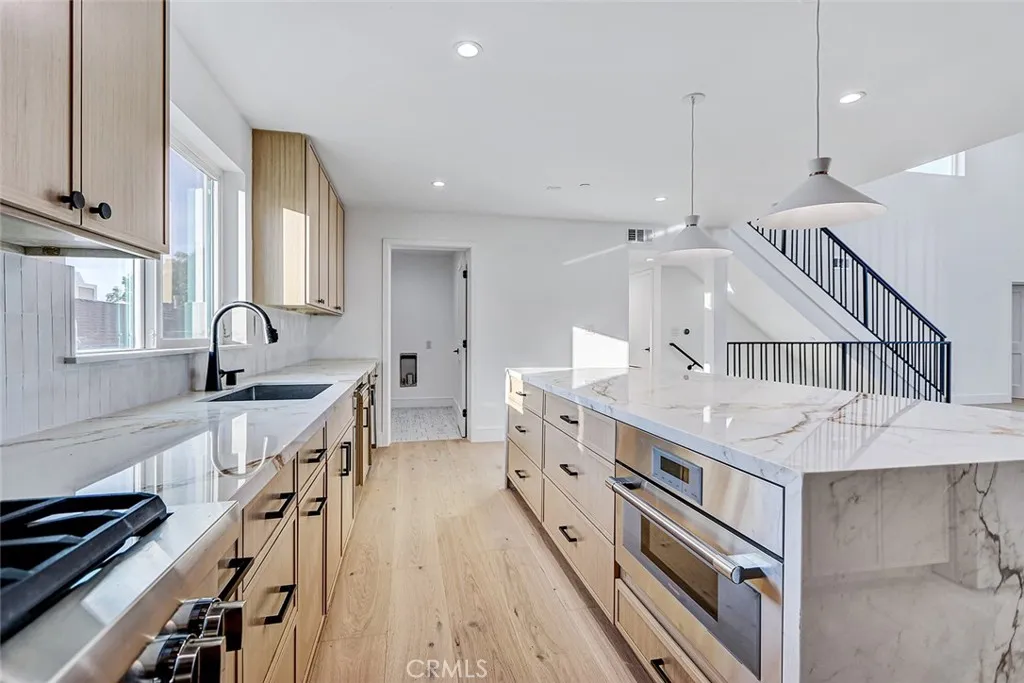 2007 Blossom Lane, Redondo Beach, California 90278 home-pic-11