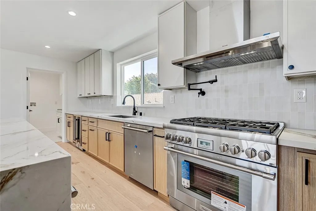 2009 Blossom Lane, Redondo Beach, California 90278 home-pic-8
