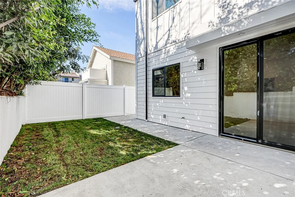 2009 Blossom Lane, Redondo Beach, California 90278 home-pic-38
