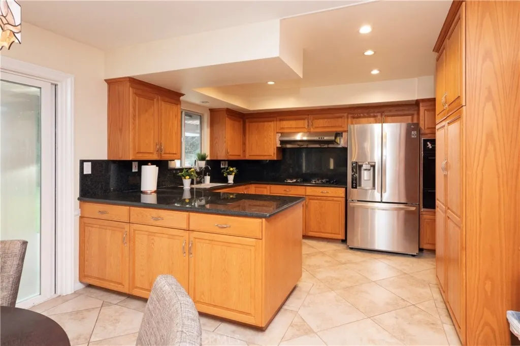 19844 Squire, Covina, California 91724 home-pic-12