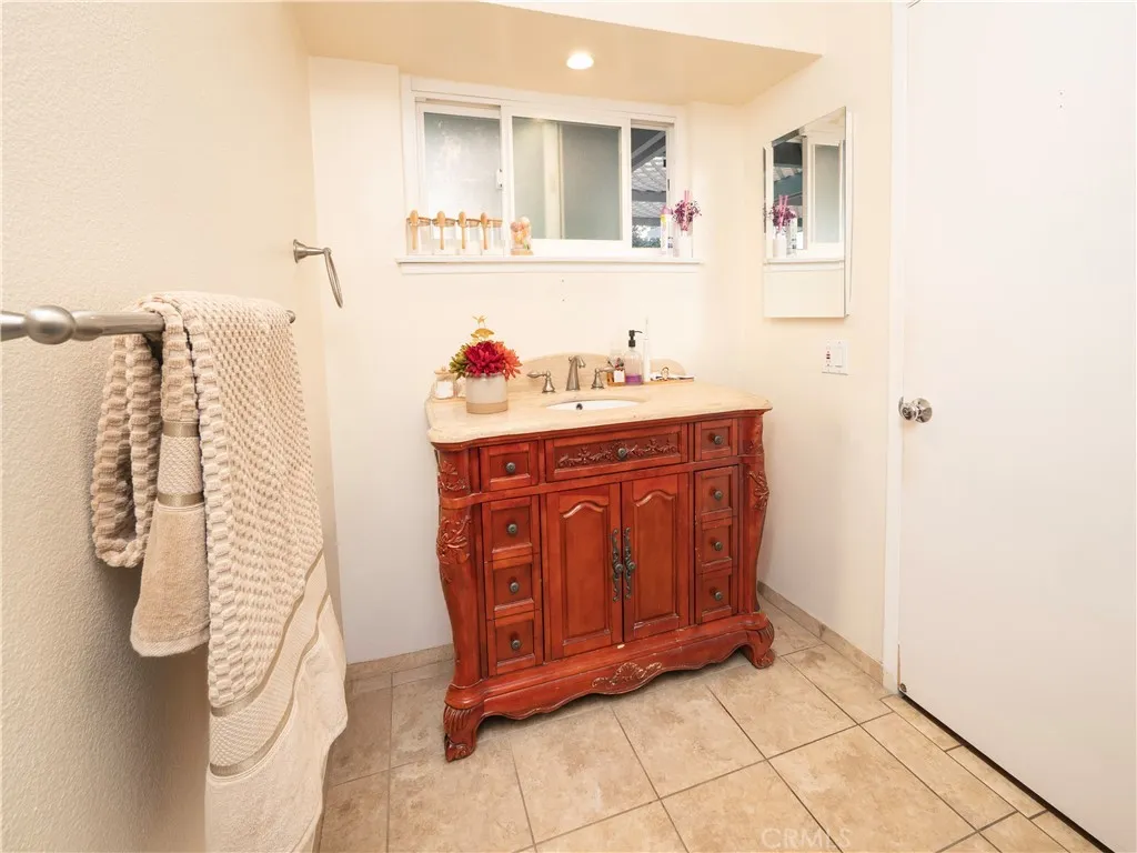 19844 Squire, Covina, California 91724 home-pic-35