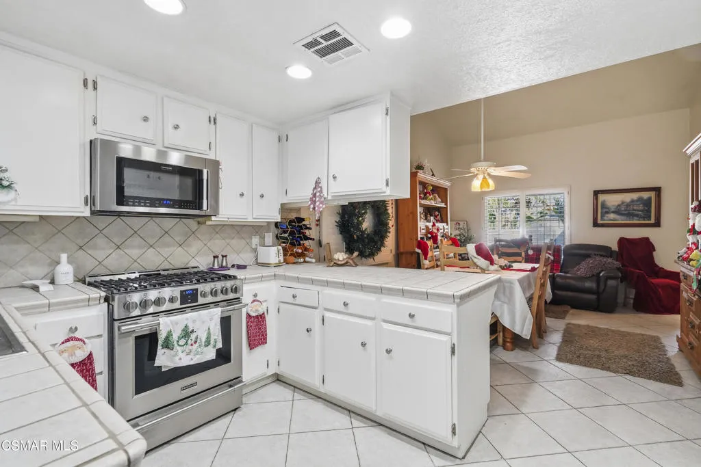 29148 Hillrise Drive, Agoura Hills, California 91301 home-pic-15