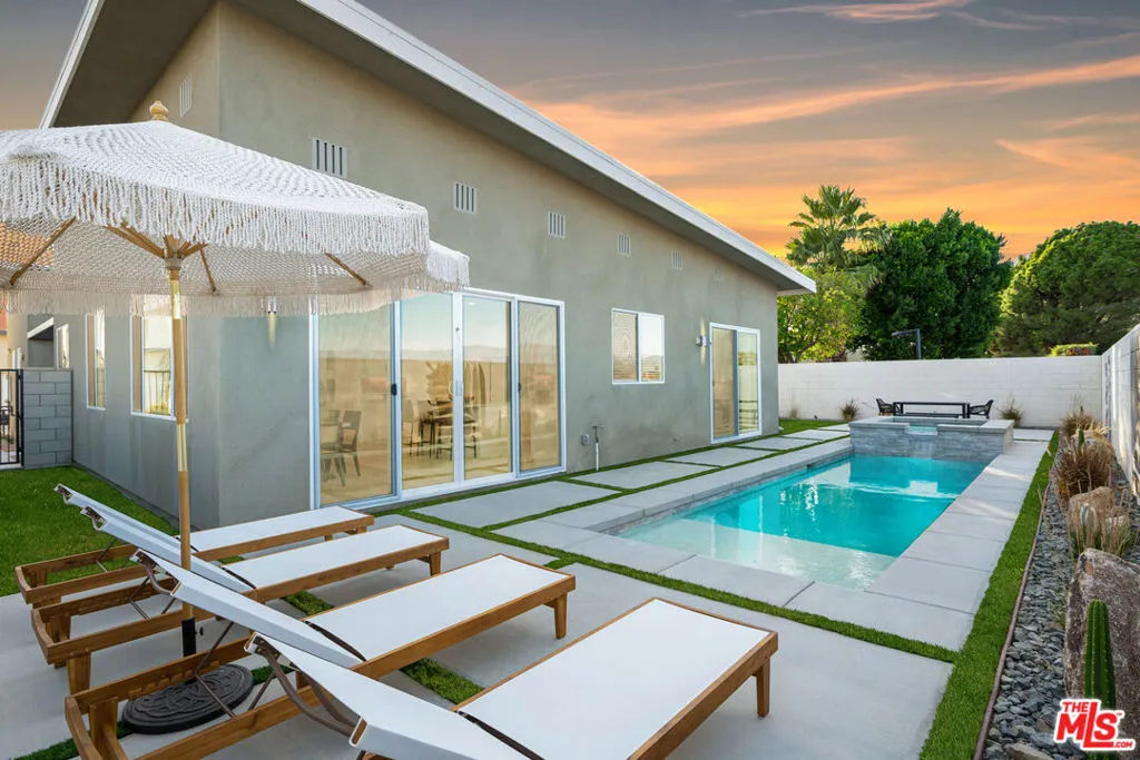 1605 Candela Court, Palm Springs, California 92264 home-pic-19