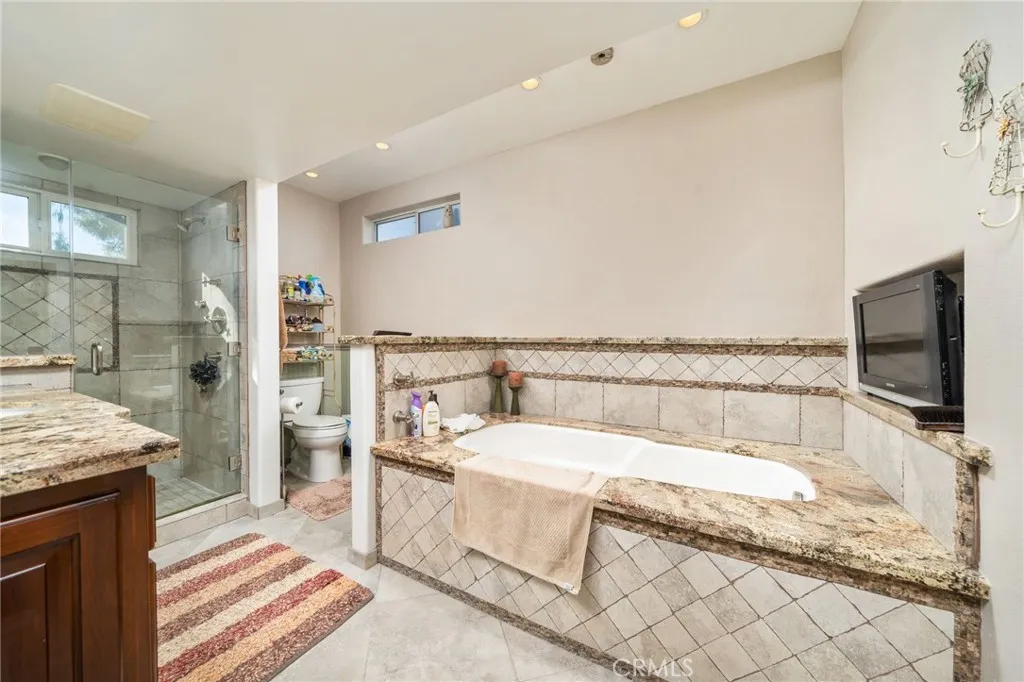 12 Quail Creek Lane, Pomona, California 91766 home-pic-16