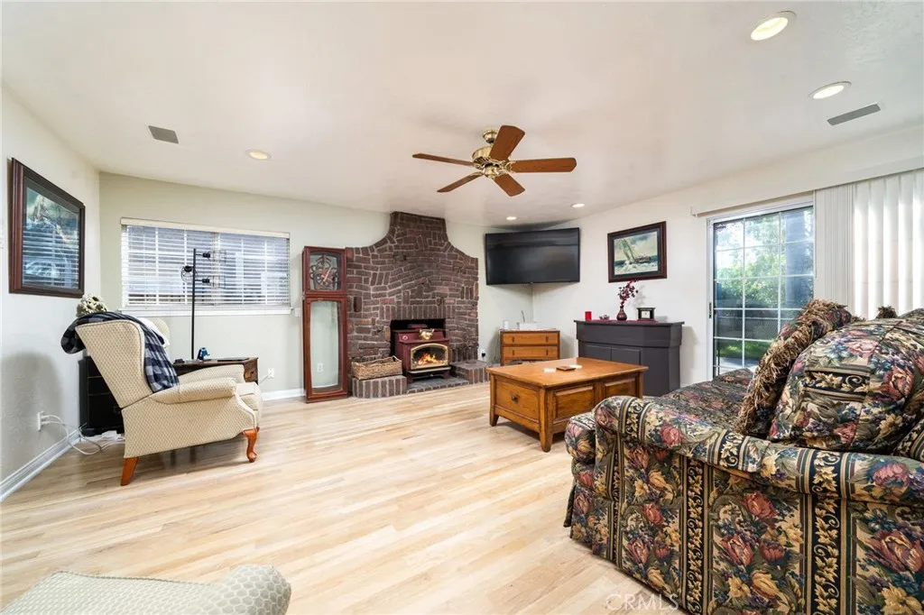 12 Quail Creek Lane, Pomona, California 91766 home-pic-4