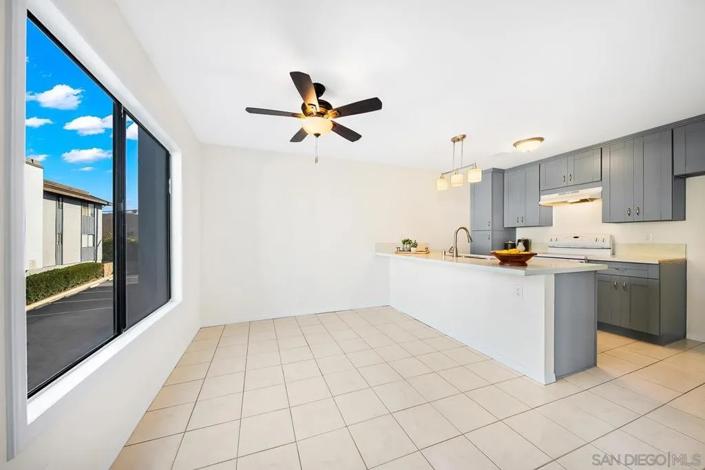 3219 Midway Dr 407, San Diego, California 92110 home-pic-1