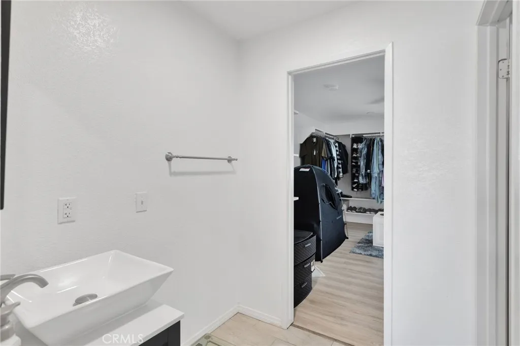 13888 Chestnut, Victorville, California 92392 home-pic-29