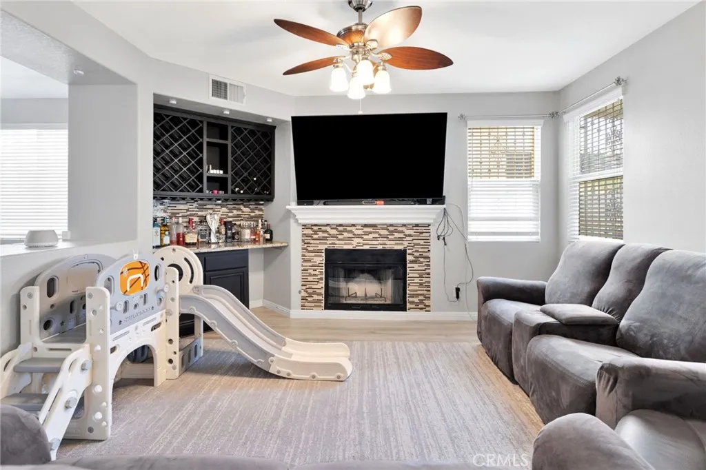 13888 Chestnut, Victorville, California 92392 home-pic-9