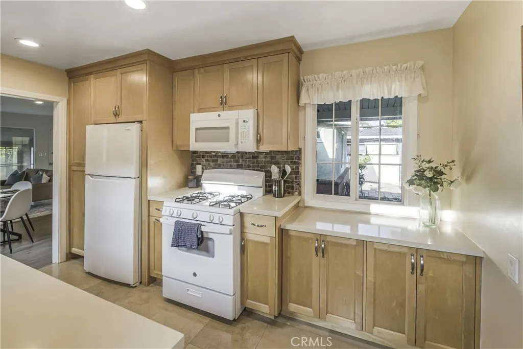 10809 Pangborn Avenue, Downey, California 90241 home-pic-8