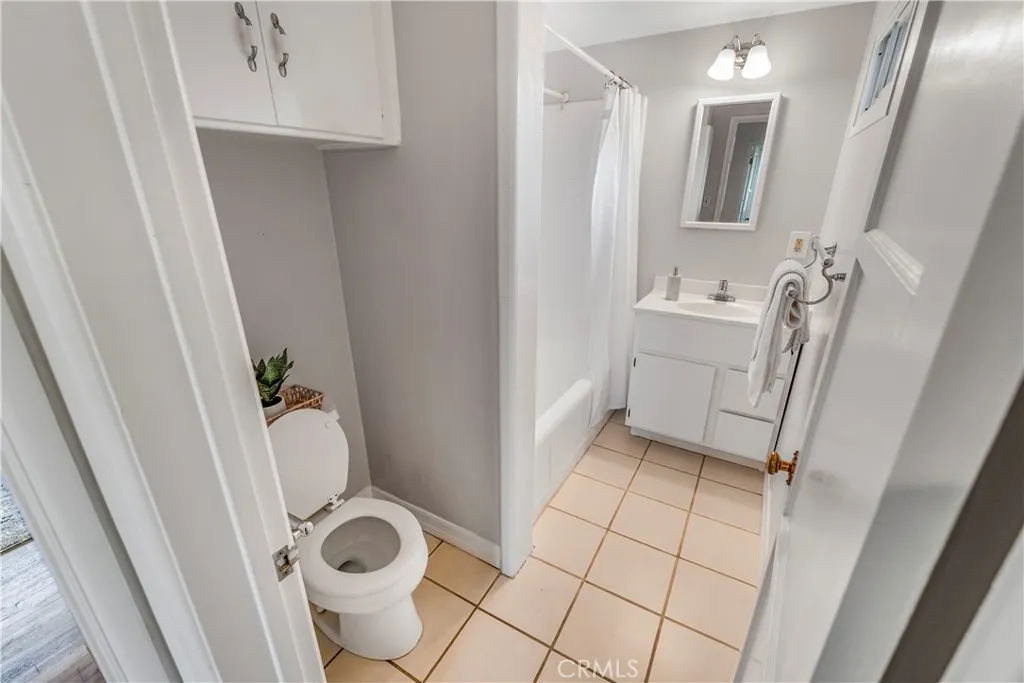 10809 Pangborn Avenue, Downey, California 90241 home-pic-11