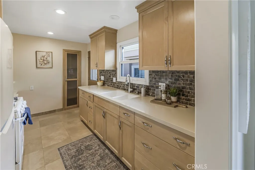 10809 Pangborn Avenue, Downey, California 90241 home-pic-7