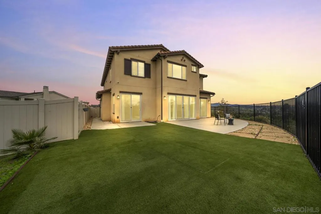 8304 The Grant Place, Bonita, California 91902 home-pic-27