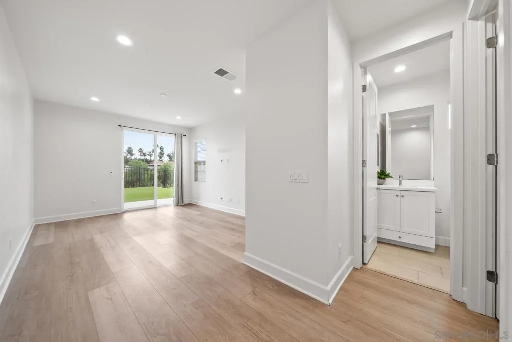 8304 The Grant Place, Bonita, California 91902 home-pic-16