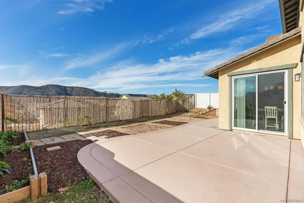 35732 Garrano Ln, Fallbrook, California 92028 home-pic-35