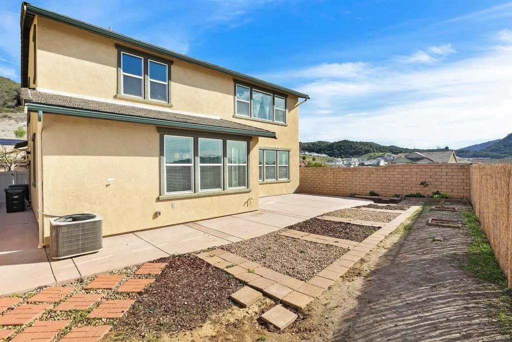 35732 Garrano Ln, Fallbrook, California 92028 home-pic-37