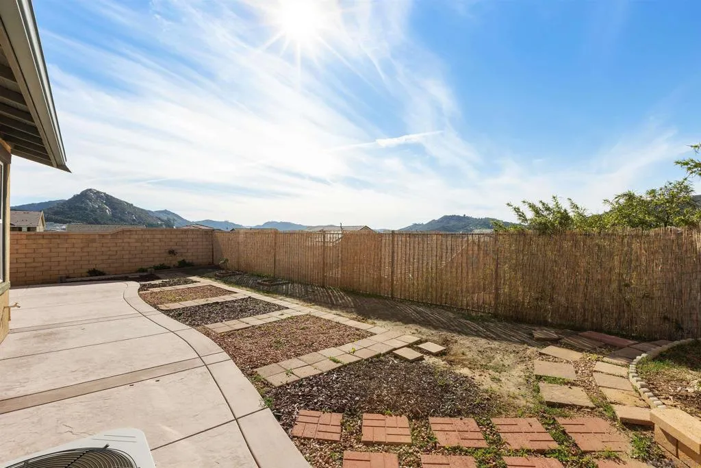 35732 Garrano Ln, Fallbrook, California 92028 home-pic-38