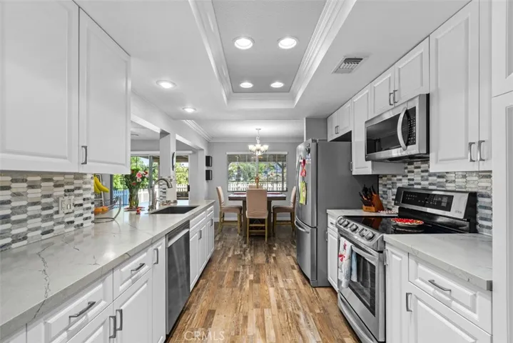 30698 Long Point, Canyon Lake, California 92587