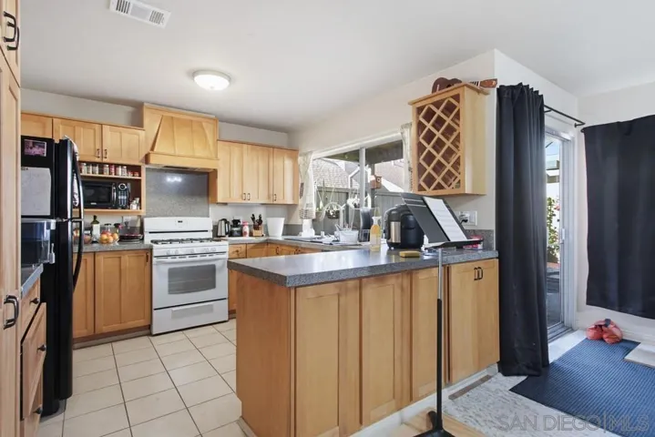 9036 Caminito Vera, San Diego, California 92126