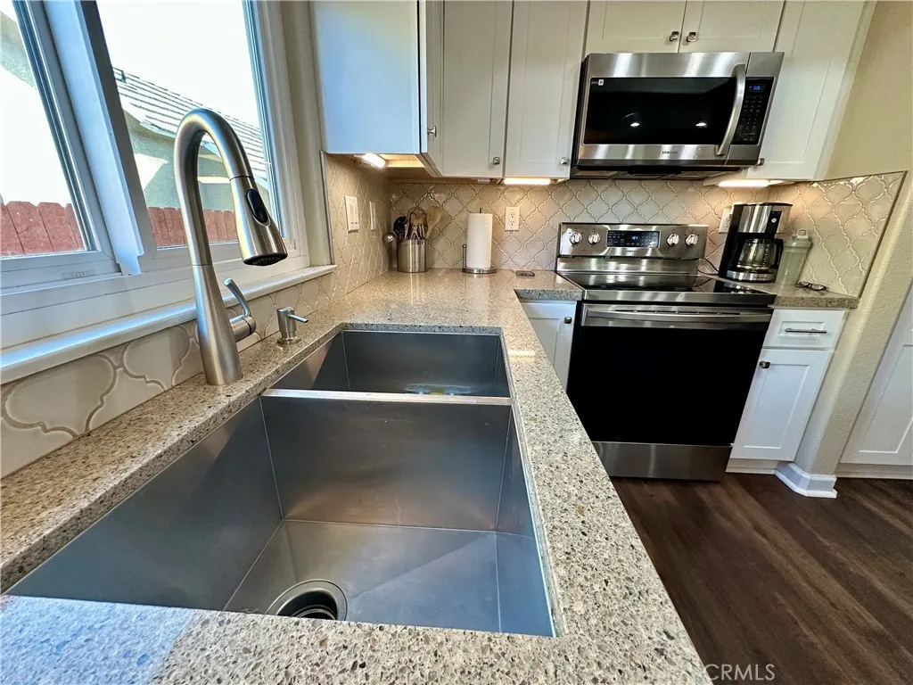 23856 Outrigger, Canyon Lake, California 92587 home-pic-37