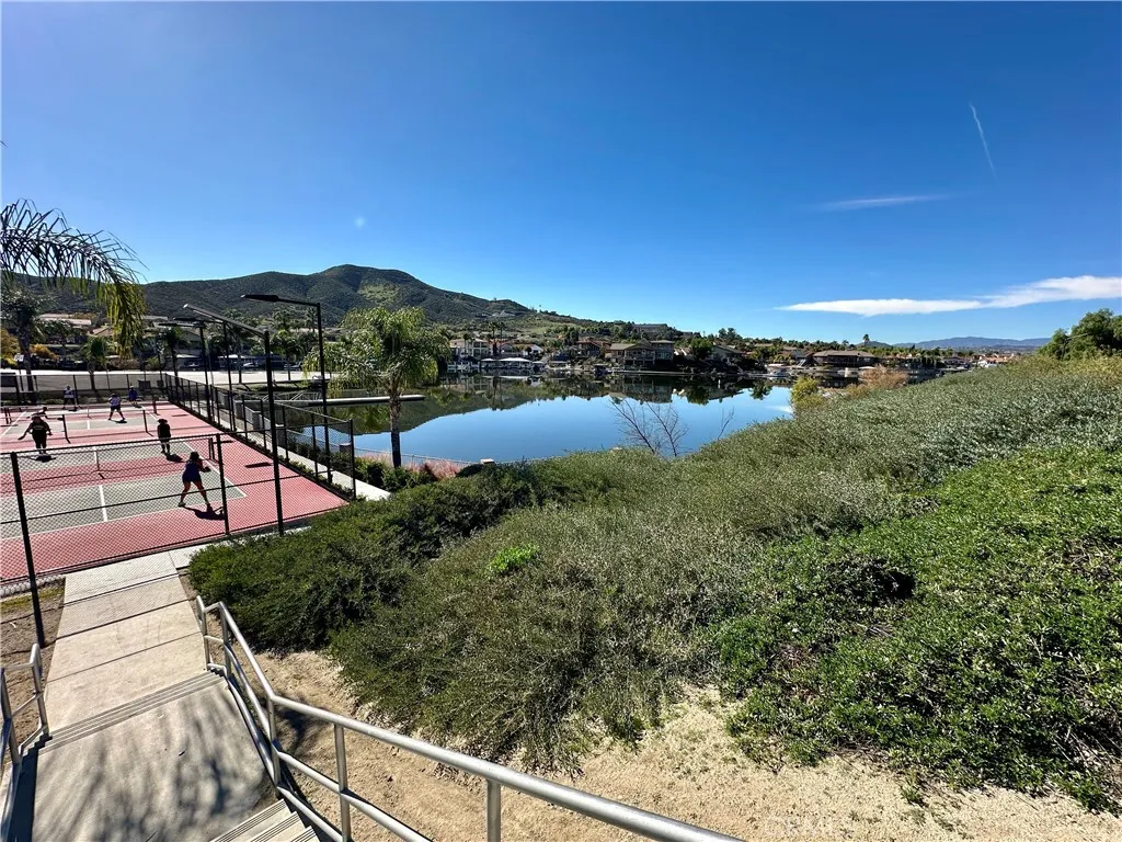 23856 Outrigger, Canyon Lake, California 92587 home-pic-61