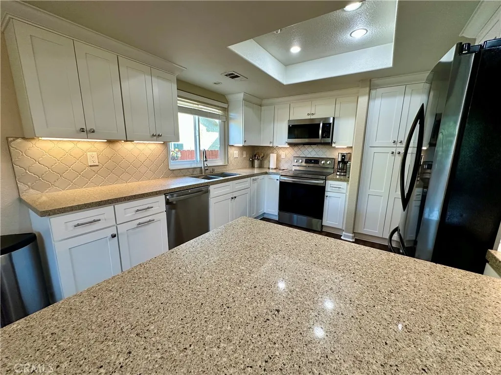 23856 Outrigger, Canyon Lake, California 92587 home-pic-33