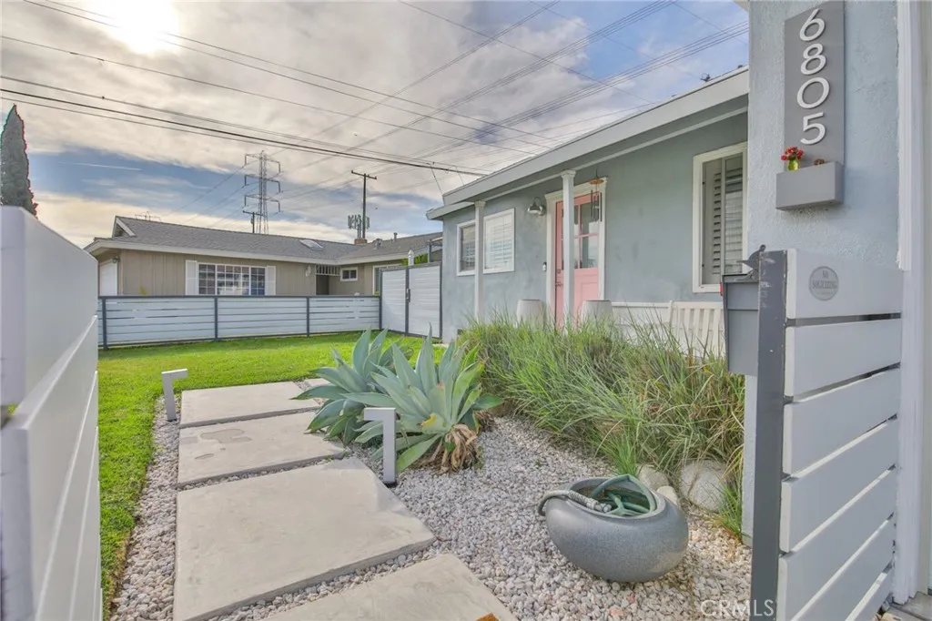 6805 Pioneer, Whittier, California 90606 home-pic-2