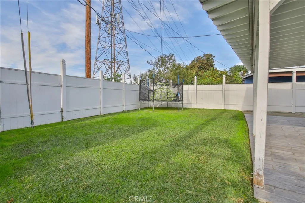 6805 Pioneer, Whittier, California 90606 home-pic-29