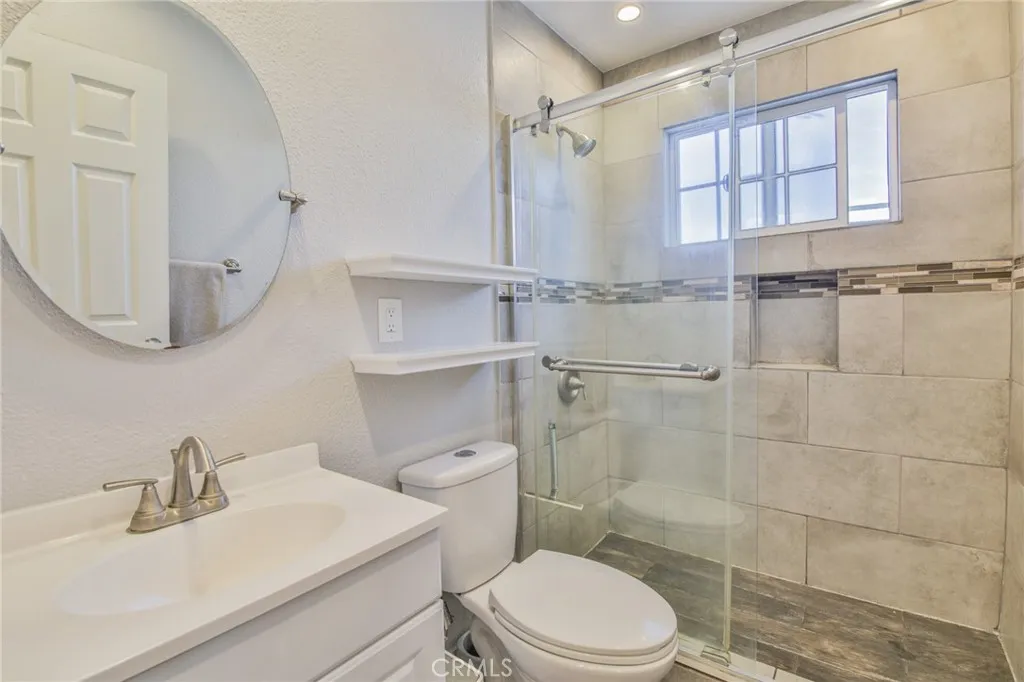 6805 Pioneer, Whittier, California 90606 home-pic-14