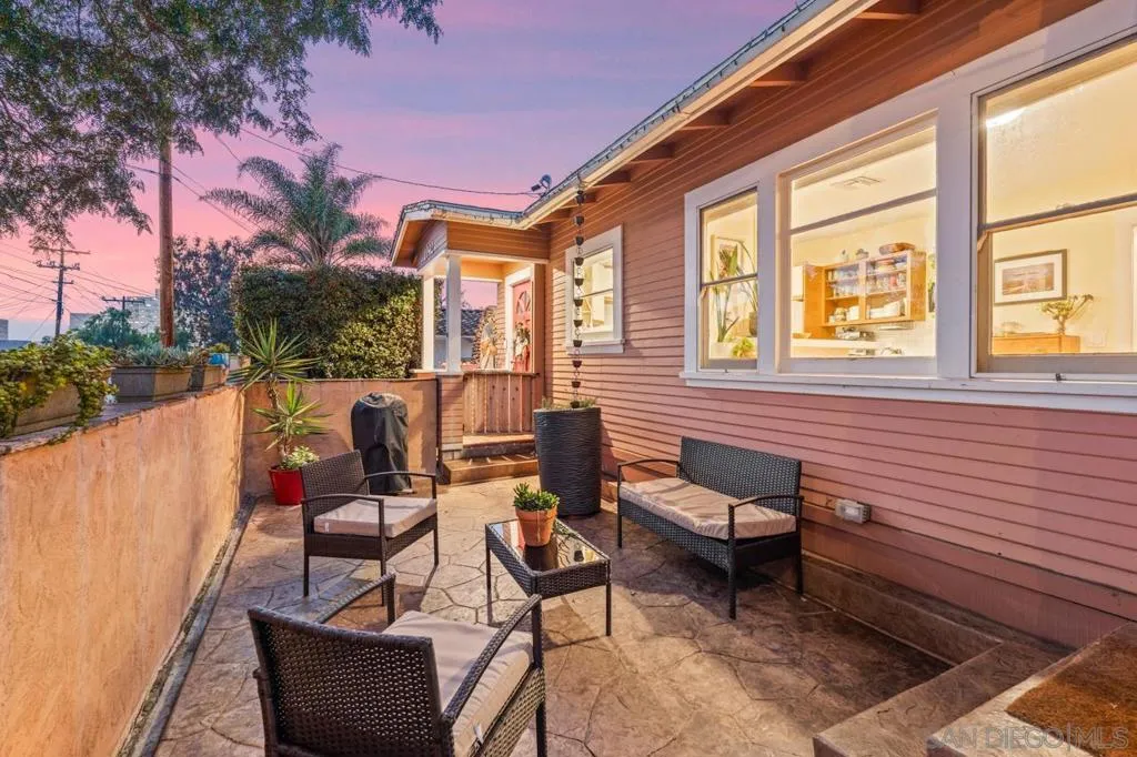1042 Lincoln Ave, San Diego, California 92103 home-pic-4