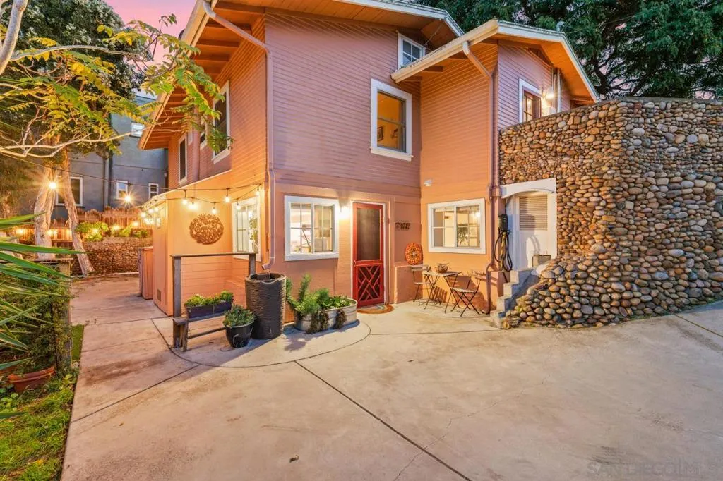 1042 Lincoln Ave, San Diego, California 92103 home-pic-23