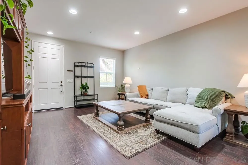 17022 Calle Trevino 13, San Diego, California 92127 home-pic-9