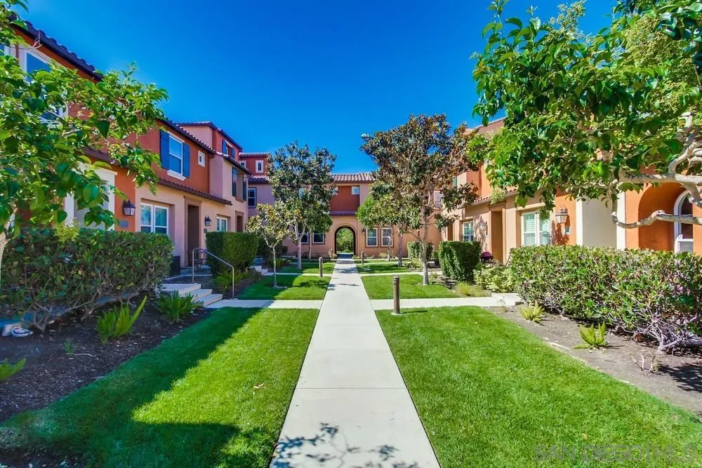 17022 Calle Trevino 13, San Diego, California 92127 home-pic-3