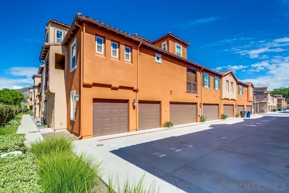17022 Calle Trevino 13, San Diego, California 92127 home-pic-34