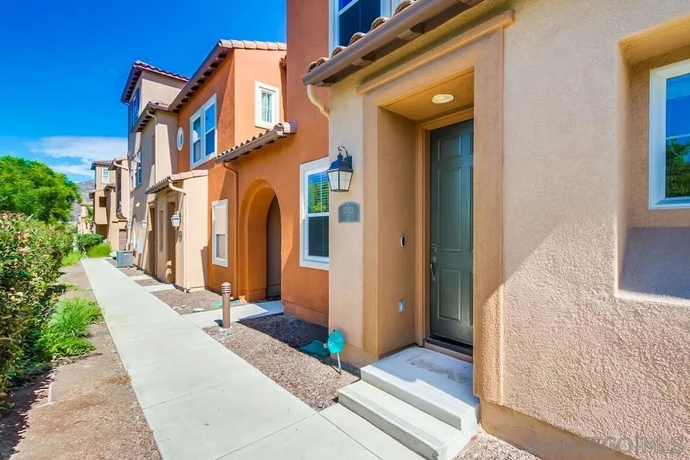 17022 Calle Trevino 13, San Diego, California 92127 home-pic-5