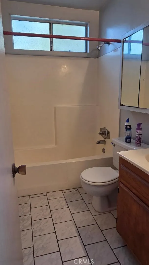 5831 Bonfair, Lakewood, California 90712 home-pic-4