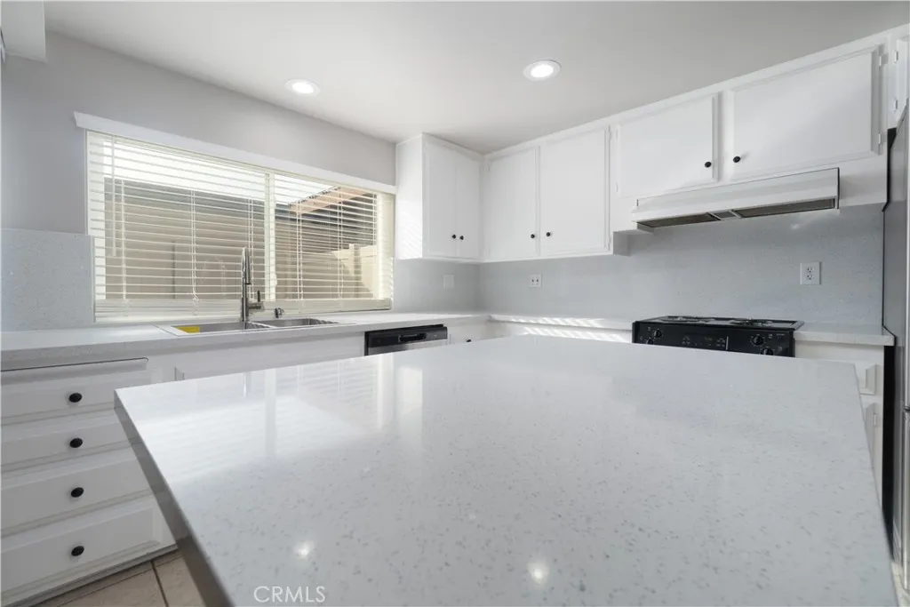 4192 Larwin, Cypress, California 90630 home-pic-10