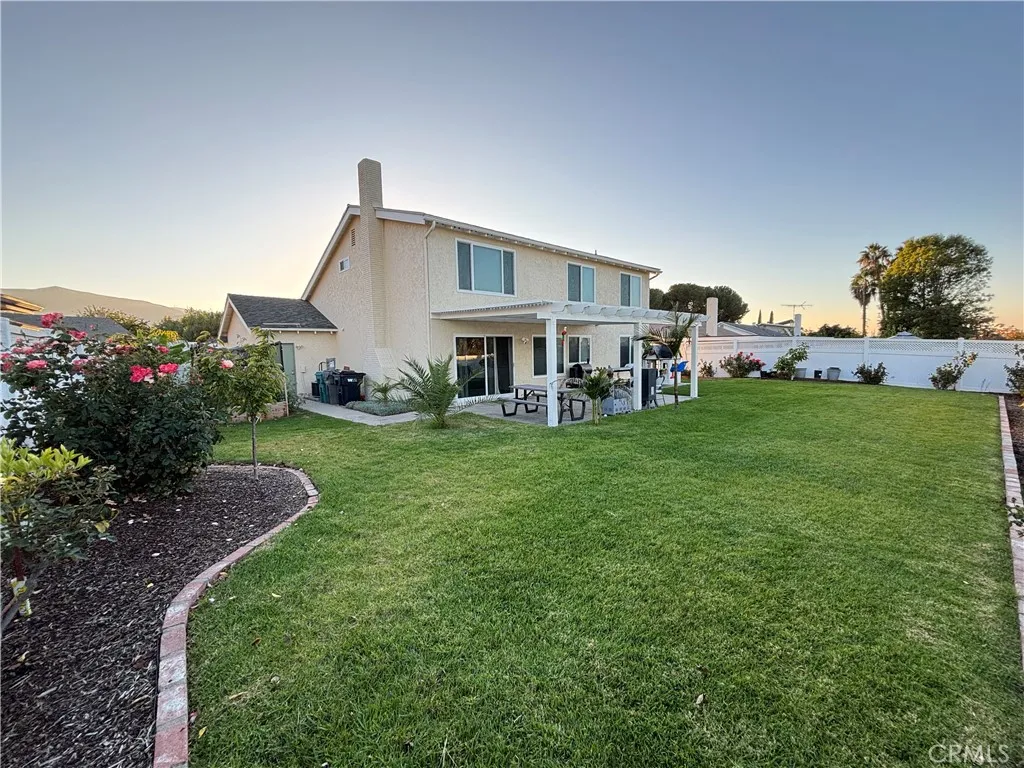 1127 Via Santiago, Corona, California 92882 home-pic-2