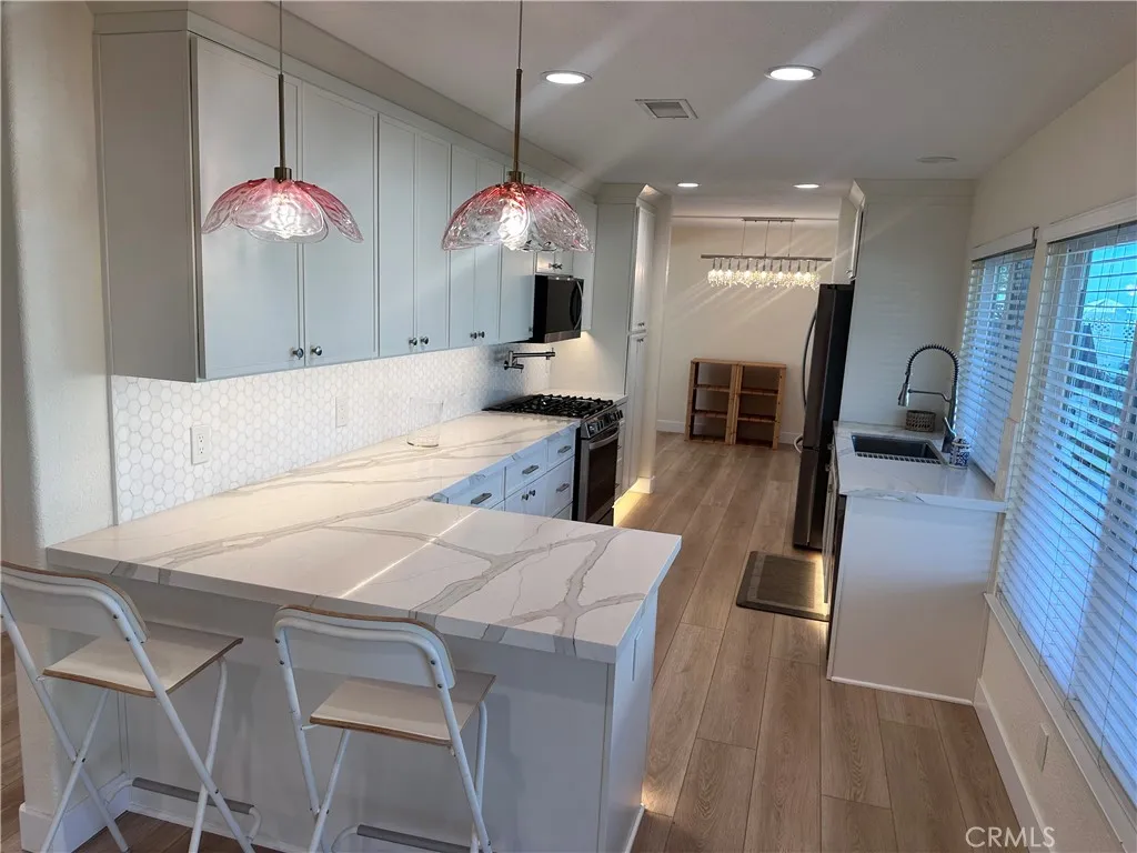 1127 Via Santiago, Corona, California 92882 home-pic-8