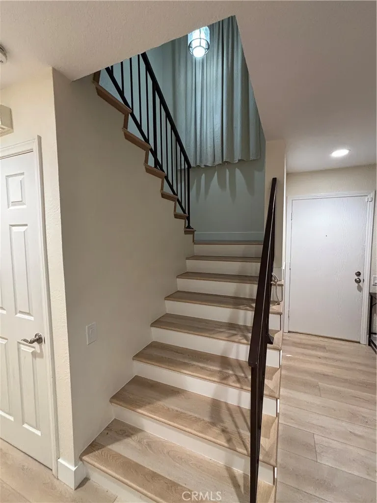 1127 Via Santiago, Corona, California 92882 home-pic-3