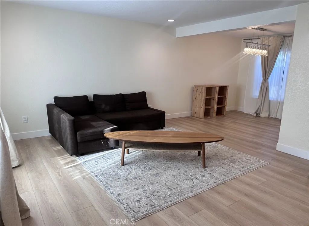 1127 Via Santiago, Corona, California 92882 home-pic-9