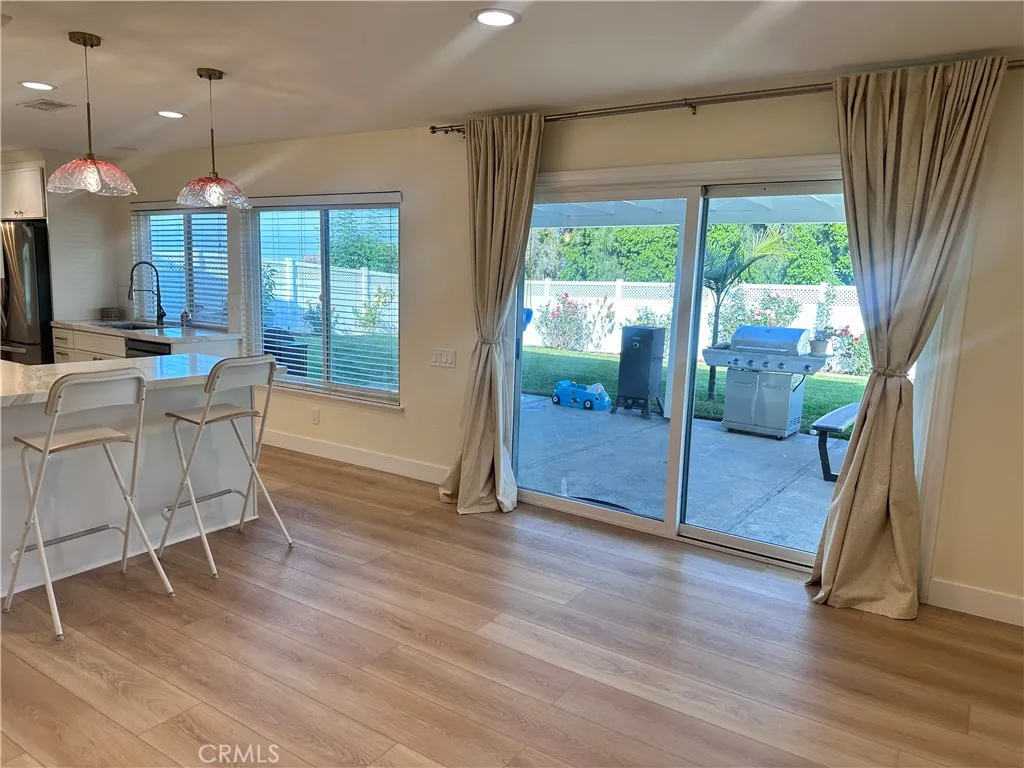 1127 Via Santiago, Corona, California 92882 home-pic-7