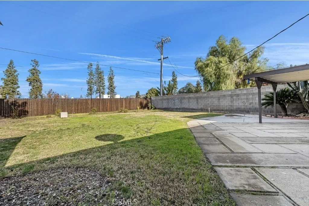 55097 E Carmen Ave, Fresno, California 93727 home-pic-22