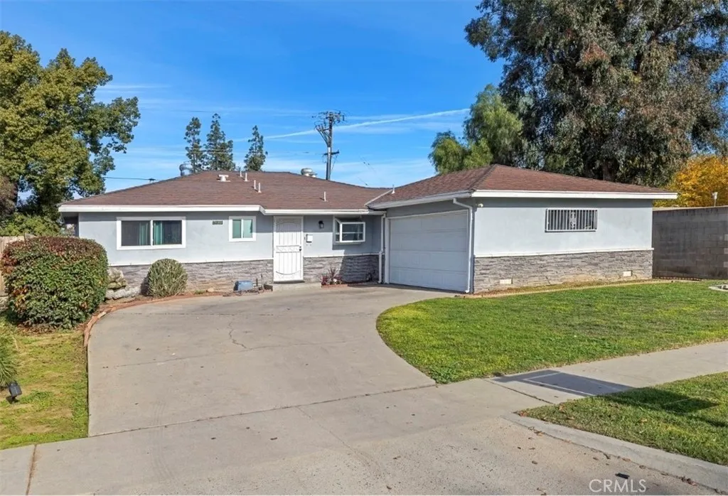 55097 E Carmen Ave, Fresno, California 93727 home-pic-3