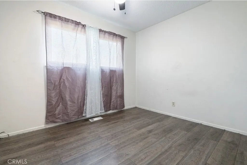 55097 E Carmen Ave, Fresno, California 93727 home-pic-14