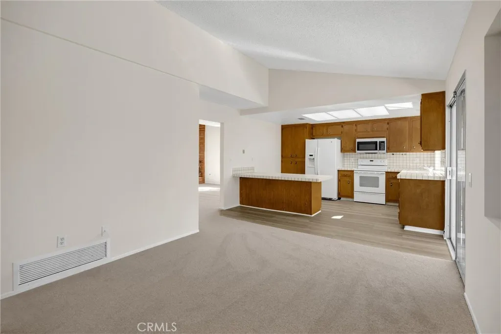 11196 Rogers Street, Riverside, California 92505 home-pic-15