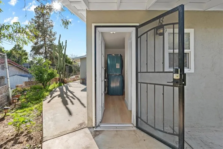 ADU MultiGen Private Door Entry